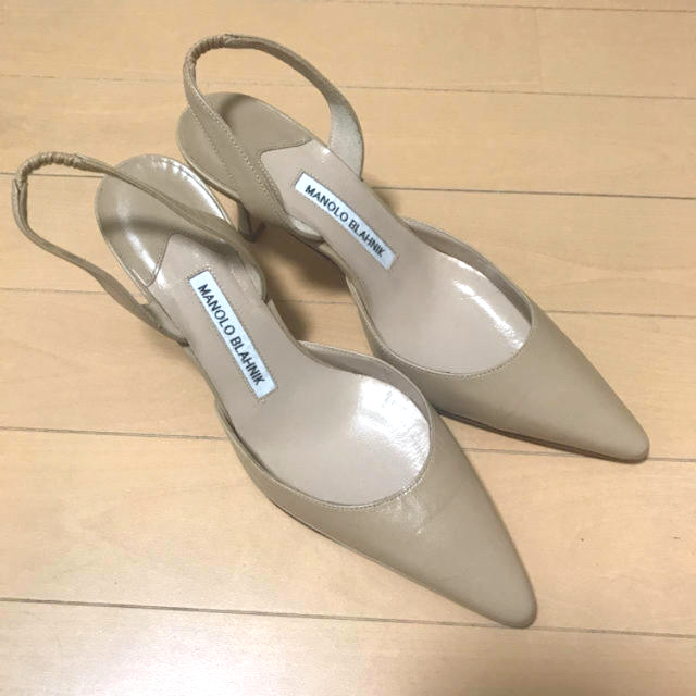 MANOLO BLAHNIK(マノロブラニク)のマノロブラニク  ベージュ パンプス 36.5 最終 値下げ不可 レディースの靴/シューズ(ハイヒール/パンプス)の商品写真