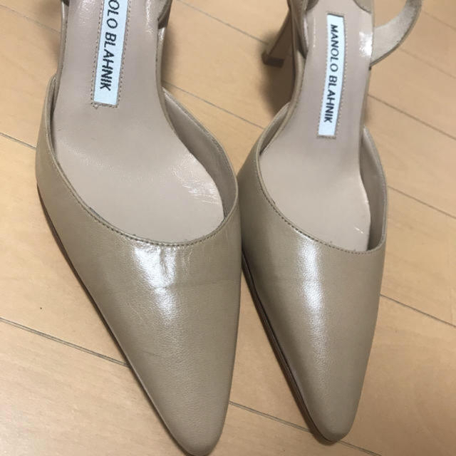 MANOLO BLAHNIK(マノロブラニク)のマノロブラニク  ベージュ パンプス 36.5 最終 値下げ不可 レディースの靴/シューズ(ハイヒール/パンプス)の商品写真