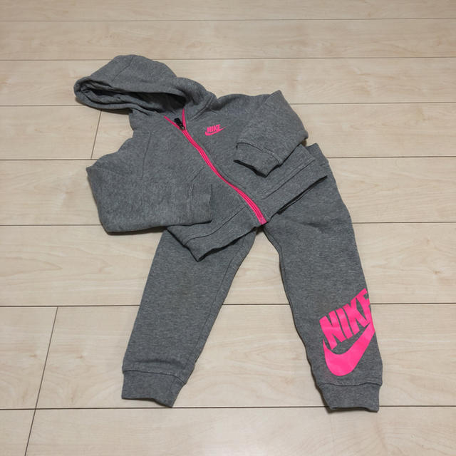 NIKE(ナイキ)の女の子スエットセット90サイズ キッズ/ベビー/マタニティのキッズ服女の子用(90cm~)(その他)の商品写真