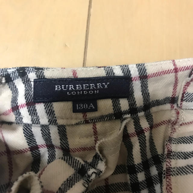 BURBERRY(バーバリー)のバーバリー130A スカート キッズ/ベビー/マタニティのキッズ服女の子用(90cm~)(スカート)の商品写真