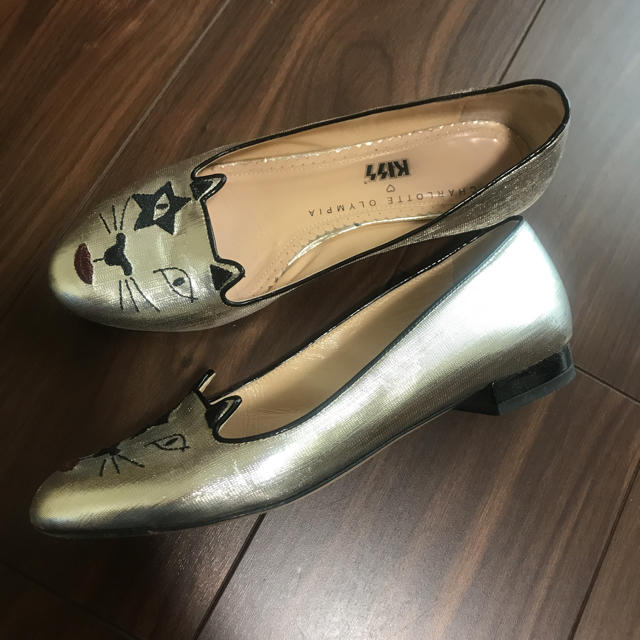 Charlotte Olympia(シャルロットオリンピア)のシャーロットオリンピアkissコラボkitty35シルバー レディースの靴/シューズ(バレエシューズ)の商品写真