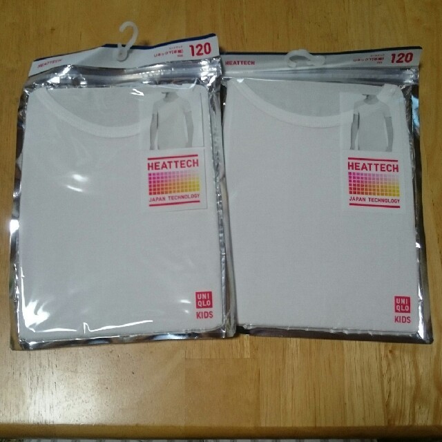 UNIQLO(ユニクロ)の未開封品  2枚セット  UNIQLO キッズ 120㎝ ヒートテック 半袖   キッズ/ベビー/マタニティのキッズ服男の子用(90cm~)(下着)の商品写真