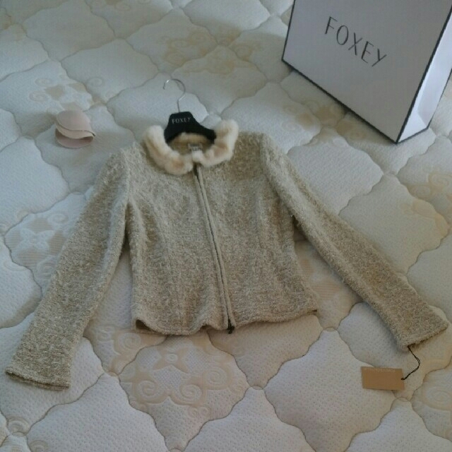 FOXEY(フォクシー)の♡試着のみ美品フォクシーカーディガン♡ レディースのトップス(カーディガン)の商品写真