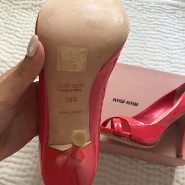 miumiu エナメルピンヒール オープントゥパンプス 新品.5