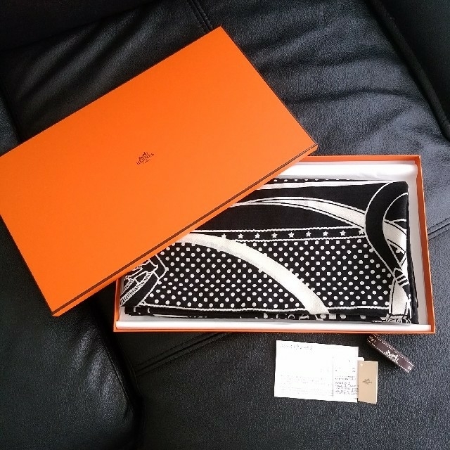 【限定価格セール!】 Hermes エルメス カシシル 黒 2018 新作 - ストール/パシュミナ 【限定価格セール!】 Hermes エルメス カシシル 黒 2018 新作 - ストール/パシュミナ