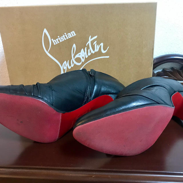 Christian Louboutin(クリスチャンルブタン)のChristian Louboutin ブーティ ショートブーツ ルブタン レディースの靴/シューズ(ブーティ)の商品写真