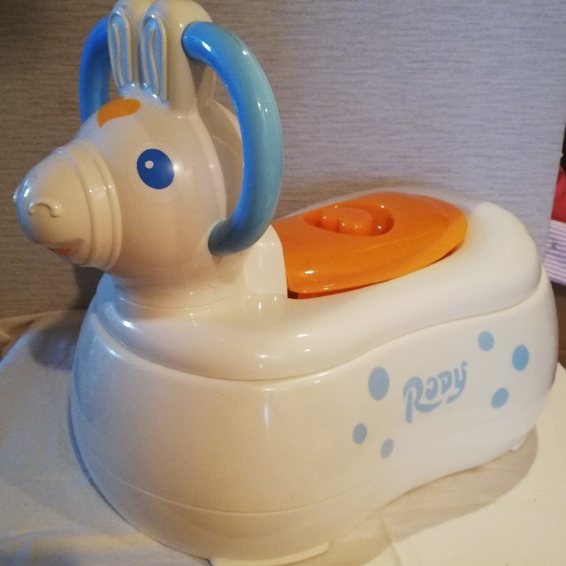 Rody(ロディ)のRODYおまる キッズ/ベビー/マタニティのおむつ/トイレ用品(ベビーおまる)の商品写真