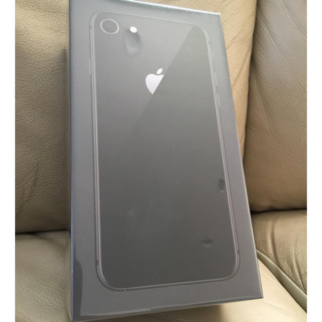 超美品✩.*˚iPhone8 シルバー 64GB au