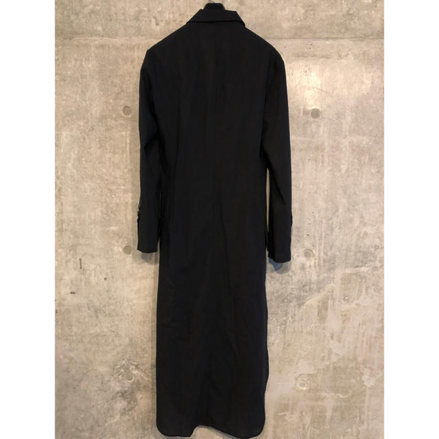 Yohji Yamamoto(ヨウジヤマモト)の■ヨウジヤマモト 袖ボタン捻じれデザインロングコート 【235】 レディースのジャケット/アウター(ロングコート)の商品写真