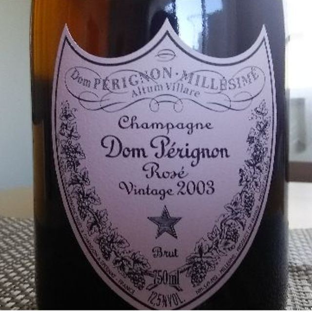 Dom Pérignon(ドンペリニヨン)の【ちぃ様専用】ドンペリ ロゼ 2003 食品/飲料/酒の酒(シャンパン/スパークリングワイン)の商品写真