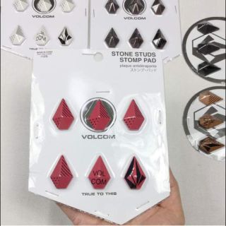 ボルコム(volcom)のSN21 新品 送込◾︎レッド② ボルコム Stone Studs デッキパッド(アクセサリー)