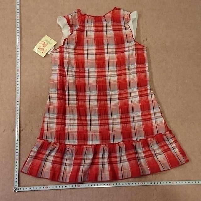 【新品・タグ付】赤色チェック 袖無しワンピース  120㎝ キッズ/ベビー/マタニティのキッズ服女の子用(90cm~)(ワンピース)の商品写真