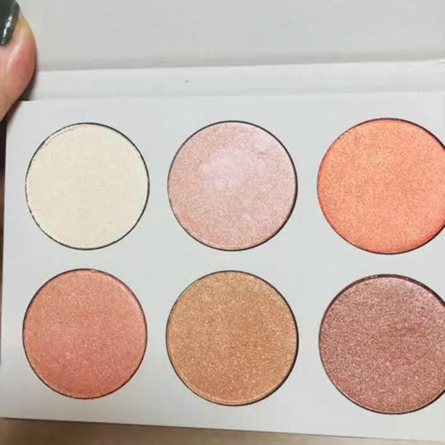 colourpop(カラーポップ)のcolorpop フェイスパウダー 6色 コスメ/美容のベースメイク/化粧品(フェイスパウダー)の商品写真