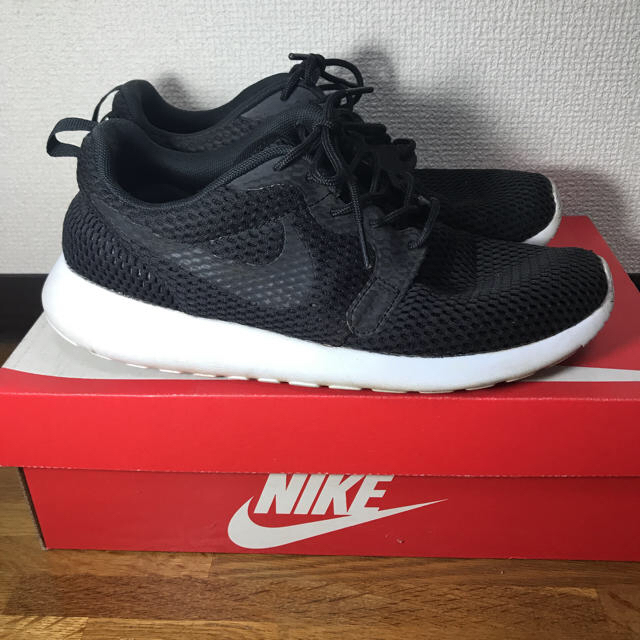 NIKE(ナイキ)のMariaさん専用 Nike roshe one ブラック ナイキスニーカー メンズの靴/シューズ(スニーカー)の商品写真