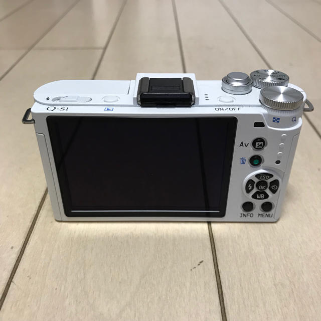 PENTAX(ペンタックス)のpentax Q-S1+01スタンダードレンズセット スマホ/家電/カメラのカメラ(ミラーレス一眼)の商品写真