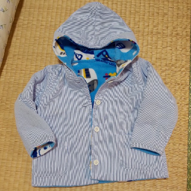 ☆値下げ☆リバーシブル フード付きパーカー キッズ/ベビー/マタニティのキッズ服男の子用(90cm~)(ジャケット/上着)の商品写真