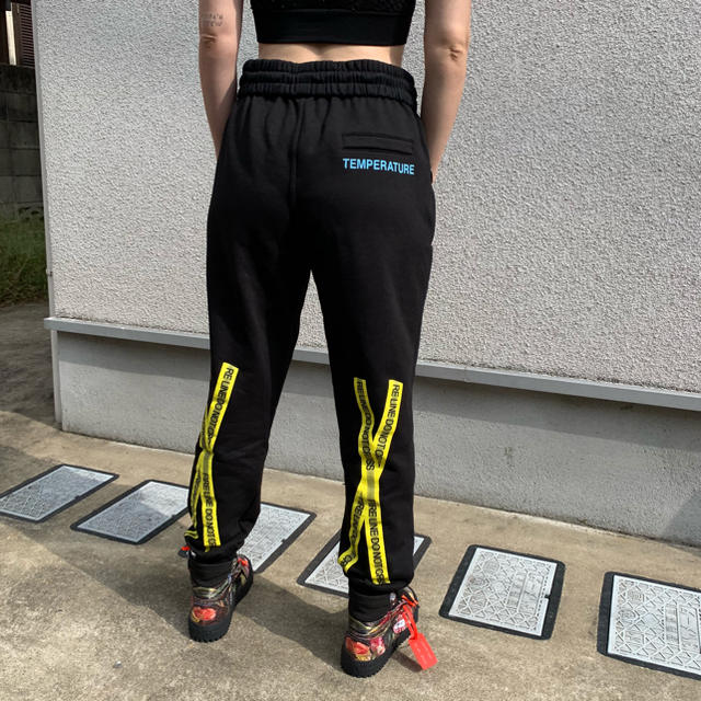 OFF-WHITE - Sweatpantsの通販 by Shop my closet｜オフホワイトならラクマ