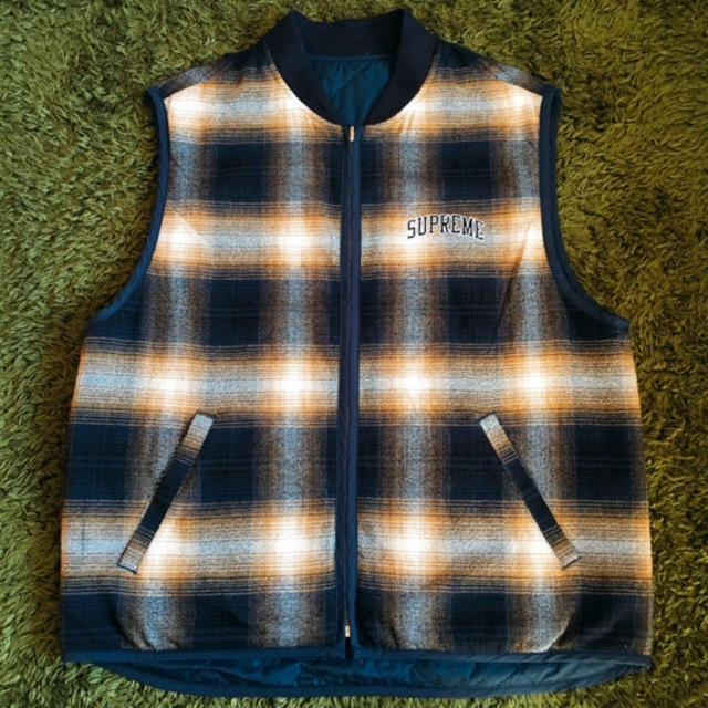 Supreme(シュプリーム)の専用 メンズのジャケット/アウター(ダウンベスト)の商品写真
