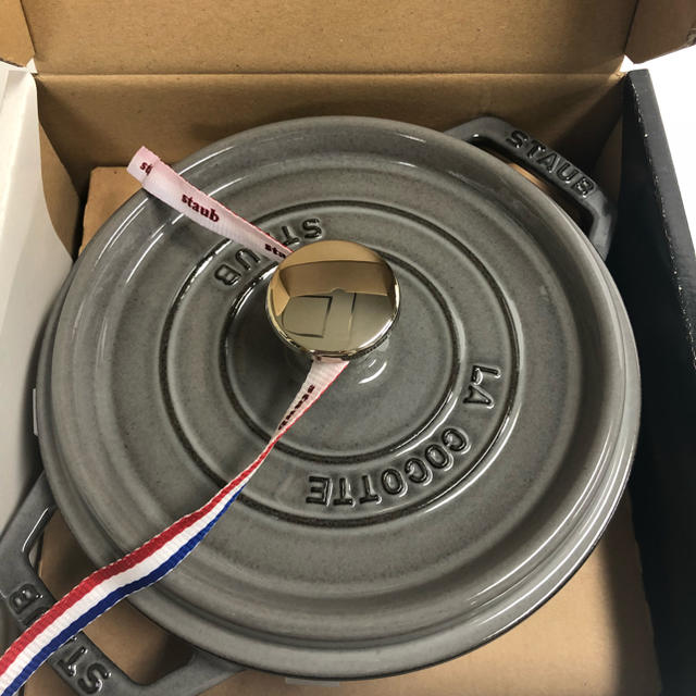 ストウブ STAUB 18cm 新品未使用!