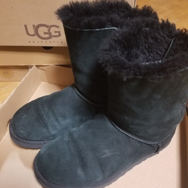 UGG(アグ)のUGG アグ ベイリーボウ ブラック　サイズ8 レディースの靴/シューズ(ブーツ)の商品写真