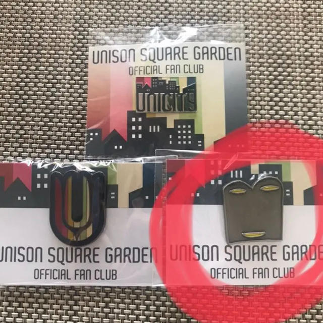 UNISON  SQUARE GARDEN ピンバッチ メカしょくぱんくん エンタメ/ホビーのタレントグッズ(ミュージシャン)の商品写真