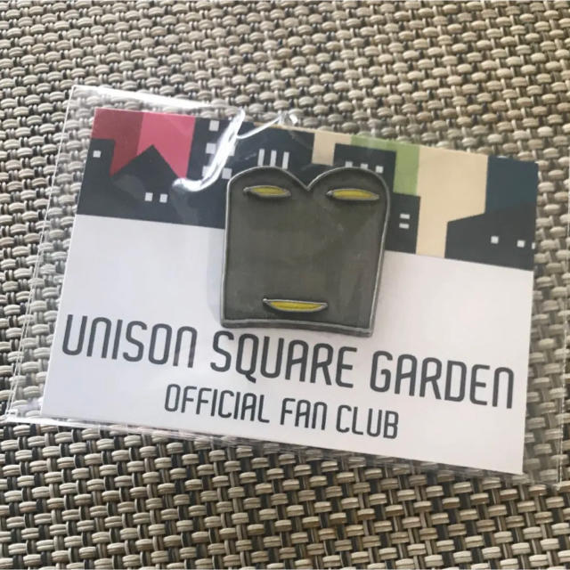 UNISON  SQUARE GARDEN ピンバッチ メカしょくぱんくん エンタメ/ホビーのタレントグッズ(ミュージシャン)の商品写真