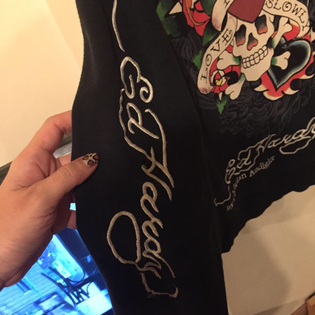 Ed Hardy(エドハーディー)のエドハーディ☆ロゴブラックパーカー☆格安☆ レディースのトップス(パーカー)の商品写真