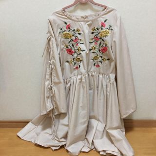 ウィゴー(WEGO)の花柄刺繍ワンピ ♡(ひざ丈ワンピース)