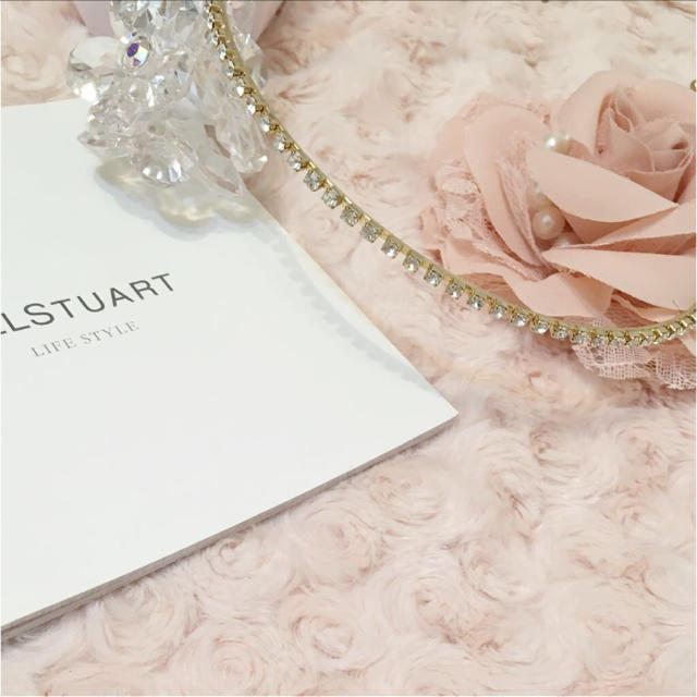 JILLSTUART(ジルスチュアート)のJILL STUART ビジューカチューシャ 美品 レディースのヘアアクセサリー(カチューシャ)の商品写真