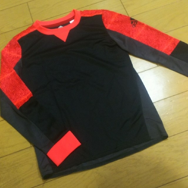 adidas(アディダス)の美品☆adidas長袖 キッズ/ベビー/マタニティのキッズ服男の子用(90cm~)(Tシャツ/カットソー)の商品写真