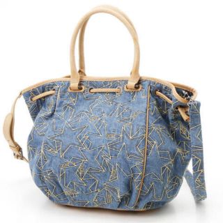 DIESEL スター刺繍デニム 2WAYトートバッグ 美品 DIESEL スター刺繍デニム 2WAYトートバッグ 美品