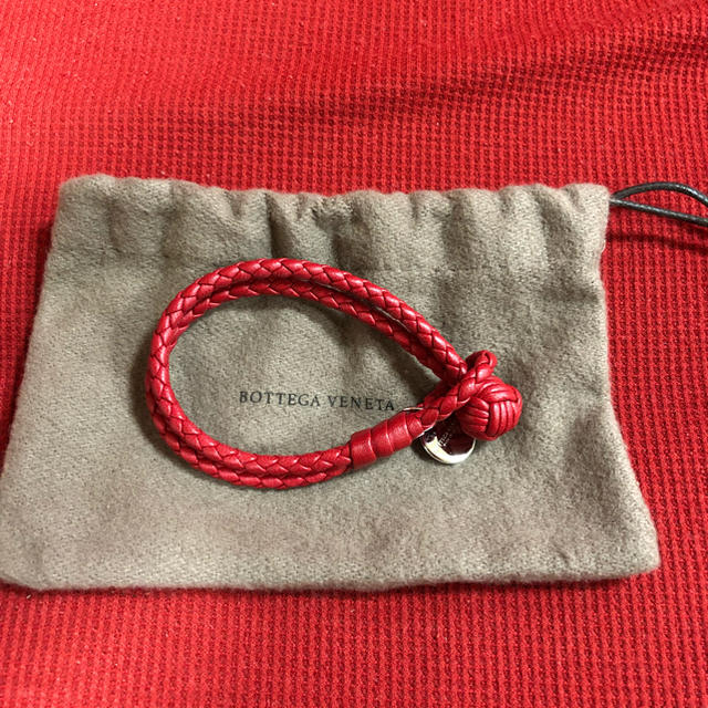 Bottega Veneta(ボッテガヴェネタ)の(美品)ボッテガ ブレスレット 赤 レディースのアクセサリー(ブレスレット/バングル)の商品写真