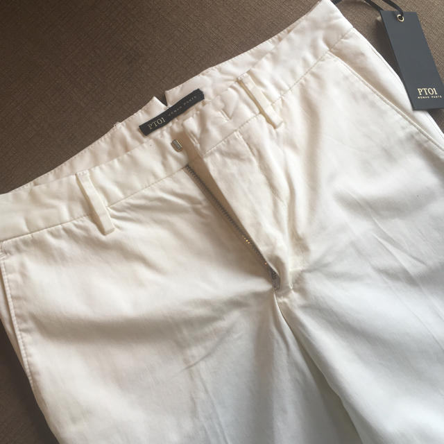 BARNEYS NEW YORK(バーニーズニューヨーク)のPT01 woman pants レディースのパンツ(クロップドパンツ)の商品写真