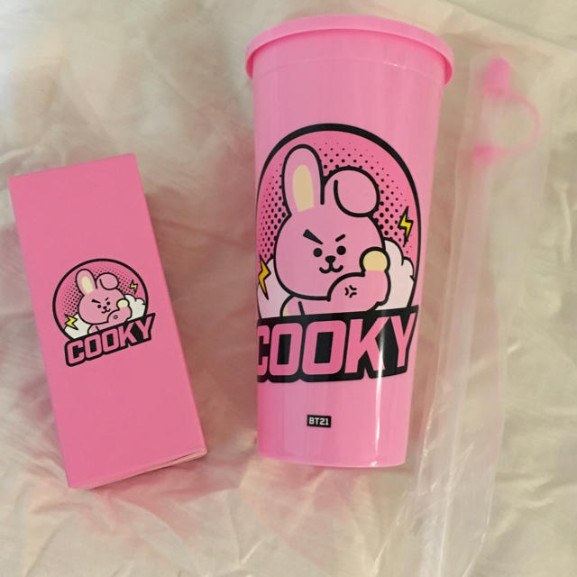 防弾少年団(BTS)(ボウダンショウネンダン)のbt21 タンブラー COOKY エンタメ/ホビーのCD(K-POP/アジア)の商品写真