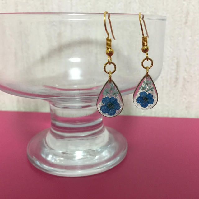 ピアス レジン 雫 花 青の通販 By M S ラクマ ピアス レジン 雫 花 青の通販 By M S ラクマ