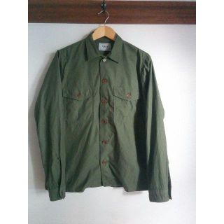 ヤエカ(YAECA)のYAECA　 BAKERSHIRT OLIVE(SATIN) 40（L）(シャツ)