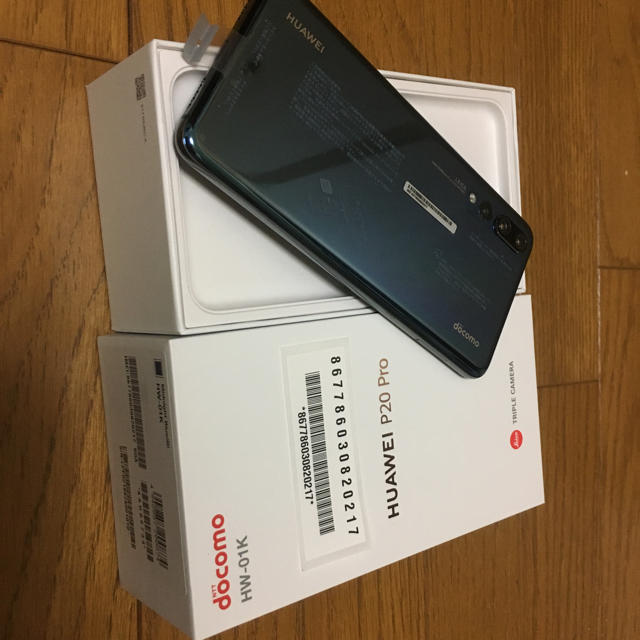 NTTdocomo(エヌティティドコモ)の新品未使用  docomo HW01K 　【送料無料】 スマホ/家電/カメラのスマートフォン/携帯電話(スマートフォン本体)の商品写真