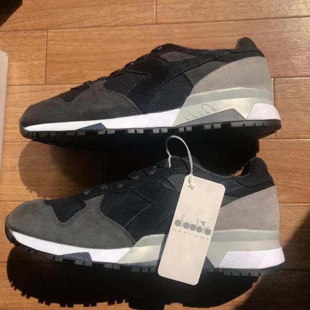 BARNEYS NEW YORK(バーニーズニューヨーク)のDiadora Heritage レザースニーカー 新品 メンズの靴/シューズ(スニーカー)の商品写真