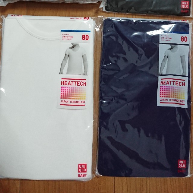 UNIQLO(ユニクロ)の新品未使用 80cm あったかパジャマとヒートテックの4点セット UNIQLO キッズ/ベビー/マタニティのベビー服(~85cm)(パジャマ)の商品写真