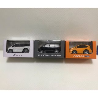 トヨタ(トヨタ)の【非売品】トヨタ NOAH ESTIMA HYBRID AQUA プルバックカー(ミニカー)