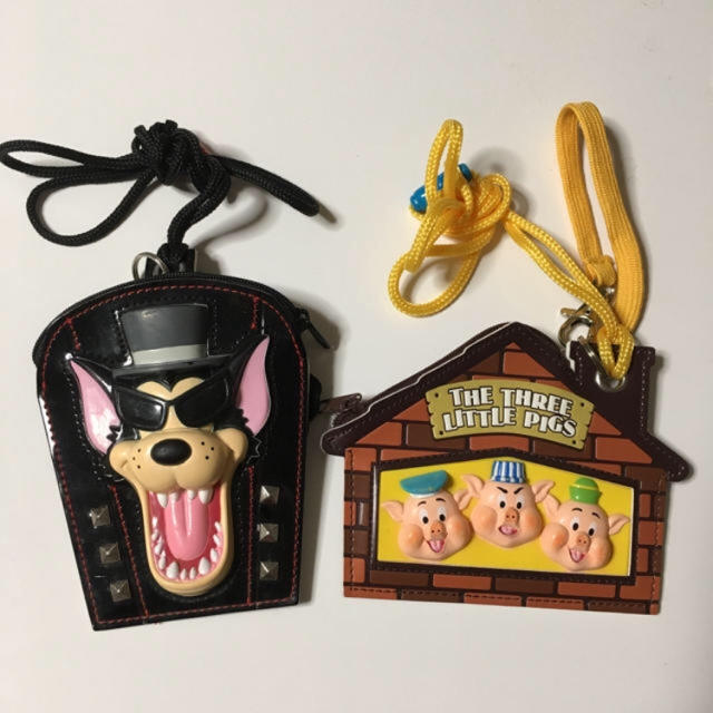 Disney 三匹の子ぶた オオカミ パスケース 2個セット の通販 By Seaside S Shop ディズニーならラクマ