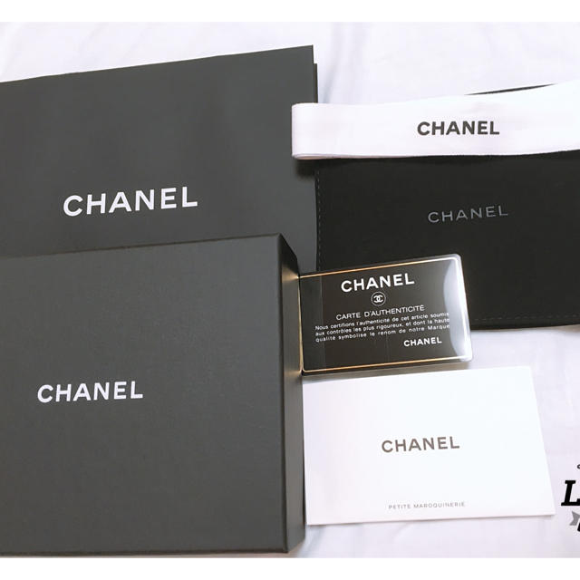 CHANEL(シャネル)の 正規品 未使用 CHANEL 折りたたみ財布 レア ターコイズ レディースのファッション小物(財布)の商品写真
