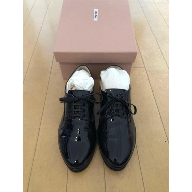 miumiu(ミュウミュウ)のmiumiu ミュウミュウ オックスフォード 35 レディースの靴/シューズ(ローファー/革靴)の商品写真