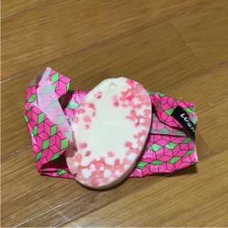 ラッシュ(LUSH)のラッシュ パールマッサージバー (ボディクリーム)