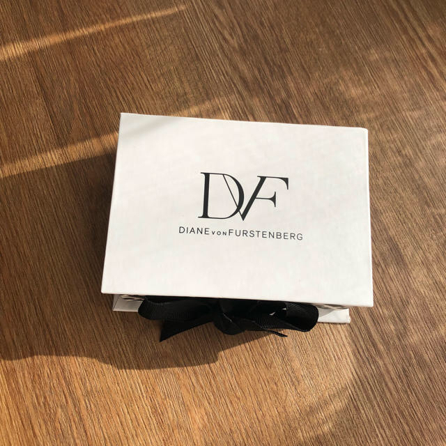 DIANE von FURSTENBERG(ダイアンフォンファステンバーグ)のダイアンフォンファステンバーグ カードケース新品 レディースのファッション小物(名刺入れ/定期入れ)の商品写真