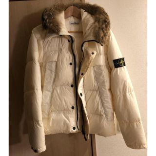 ストーンアイランド(STONE ISLAND)のストーンアイランド ガーメントダイ ファー ダウン ジャケット ホワイト(ダウンジャケット)