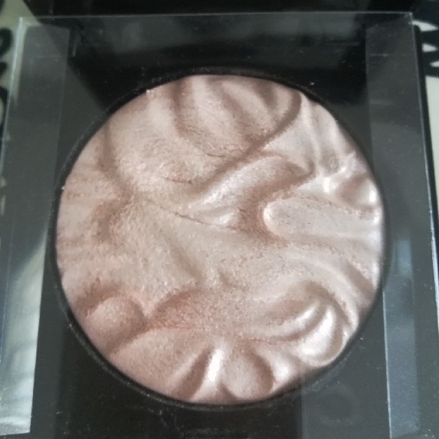 laura mercier　フェイスイルミネーター
ディボーション