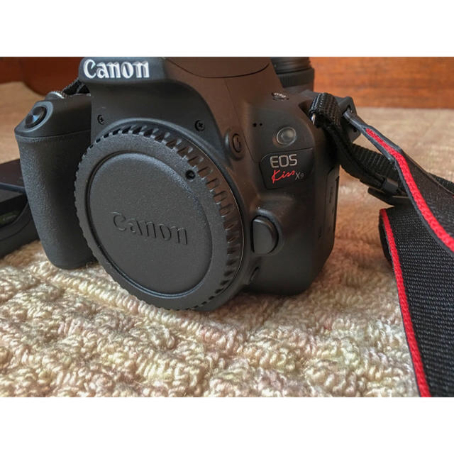 ［取引中］Canon EOS KISS X9カメラ