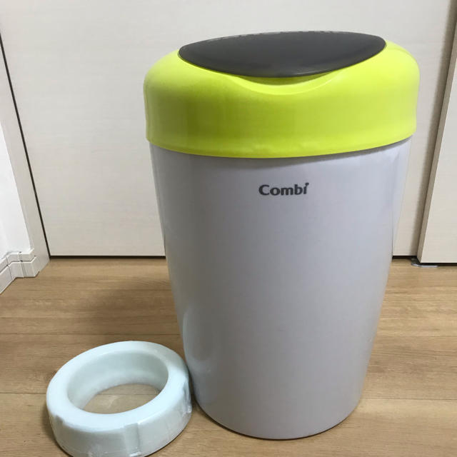 combi(コンビ)のconbi オムツが臭わないゴミ箱＋カートリッジ1つ キッズ/ベビー/マタニティのおむつ/トイレ用品(紙おむつ用ゴミ箱)の商品写真