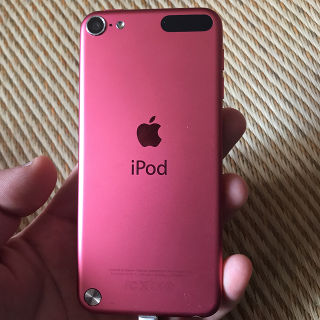 iPod touch(アイポッドタッチ)のipod touch 32GB スマホ/家電/カメラのオーディオ機器(ポータブルプレーヤー)の商品写真